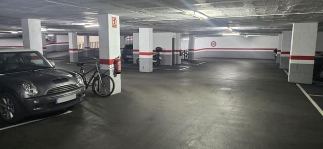 Garasje til salgs i La Nova Esquerra de L'Eixample, Barcelona by - € 23 000 (Ref: 9712178)