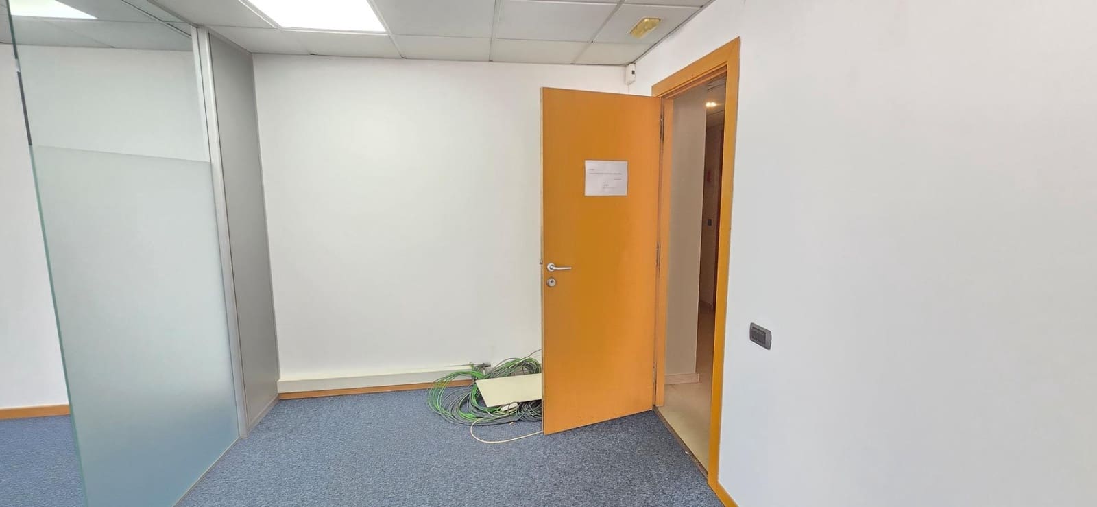 Office for rent in Sant Cugat del Valles - € 1,150 (Ref: 9829367)