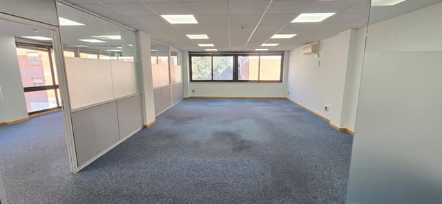 Kontor til leie i Sant Cugat del Vallès - € 1 150 (Ref: 9829367)