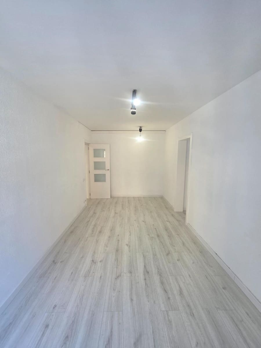 3 bedroom Flat for rent in El Masnou with pool garage - € 913 (Ref: 9889010)
