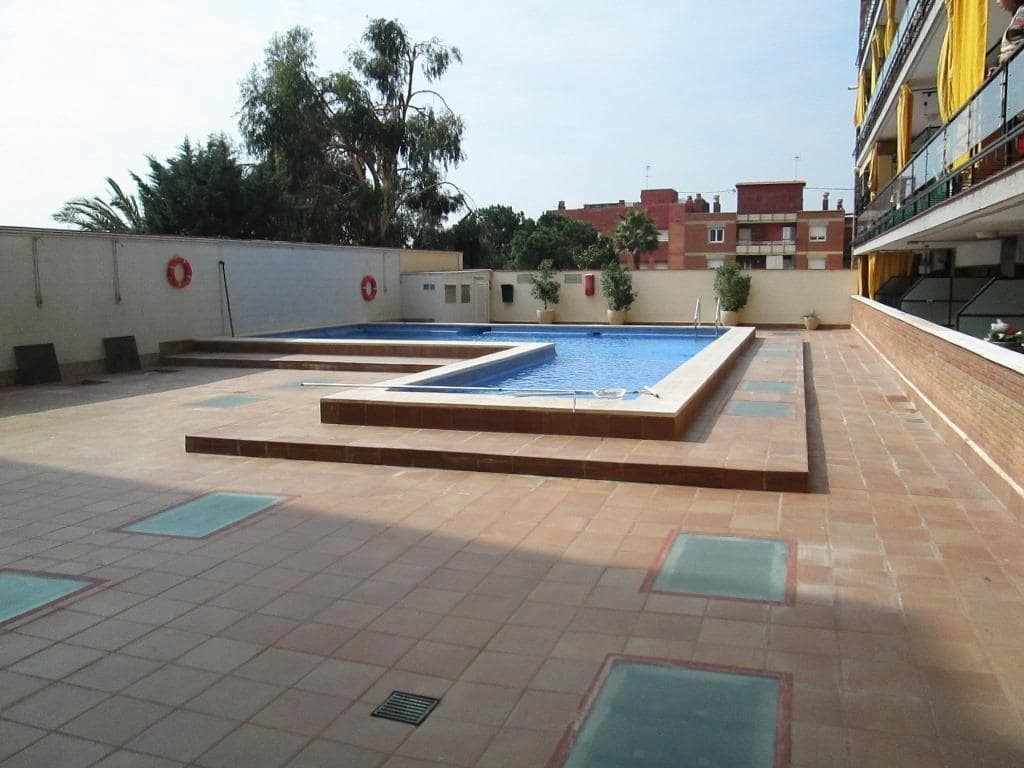 3 bedroom Flat for rent in El Masnou with pool garage - € 913 (Ref: 9889010)