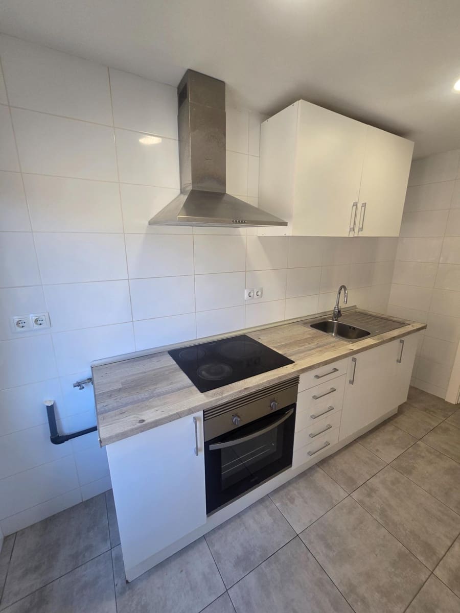 3 bedroom Flat for rent in El Masnou with pool garage - € 913 (Ref: 9889010)