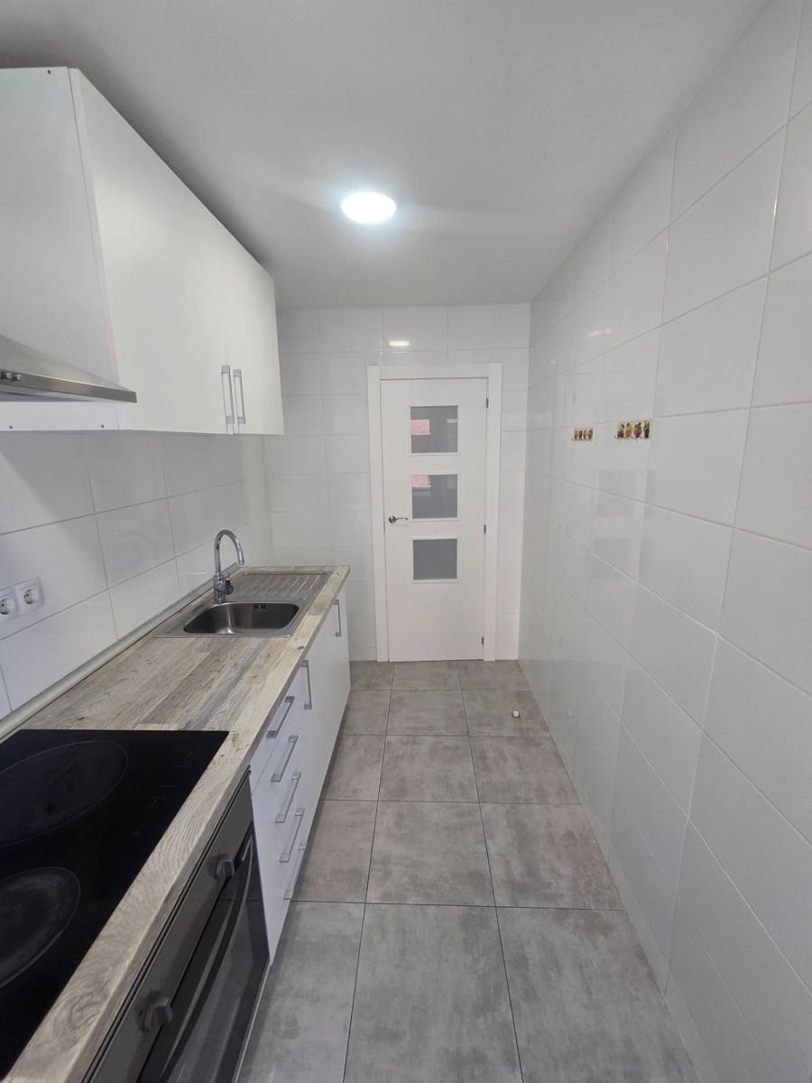3 bedroom Flat for rent in El Masnou with pool garage - € 913 (Ref: 9889010)