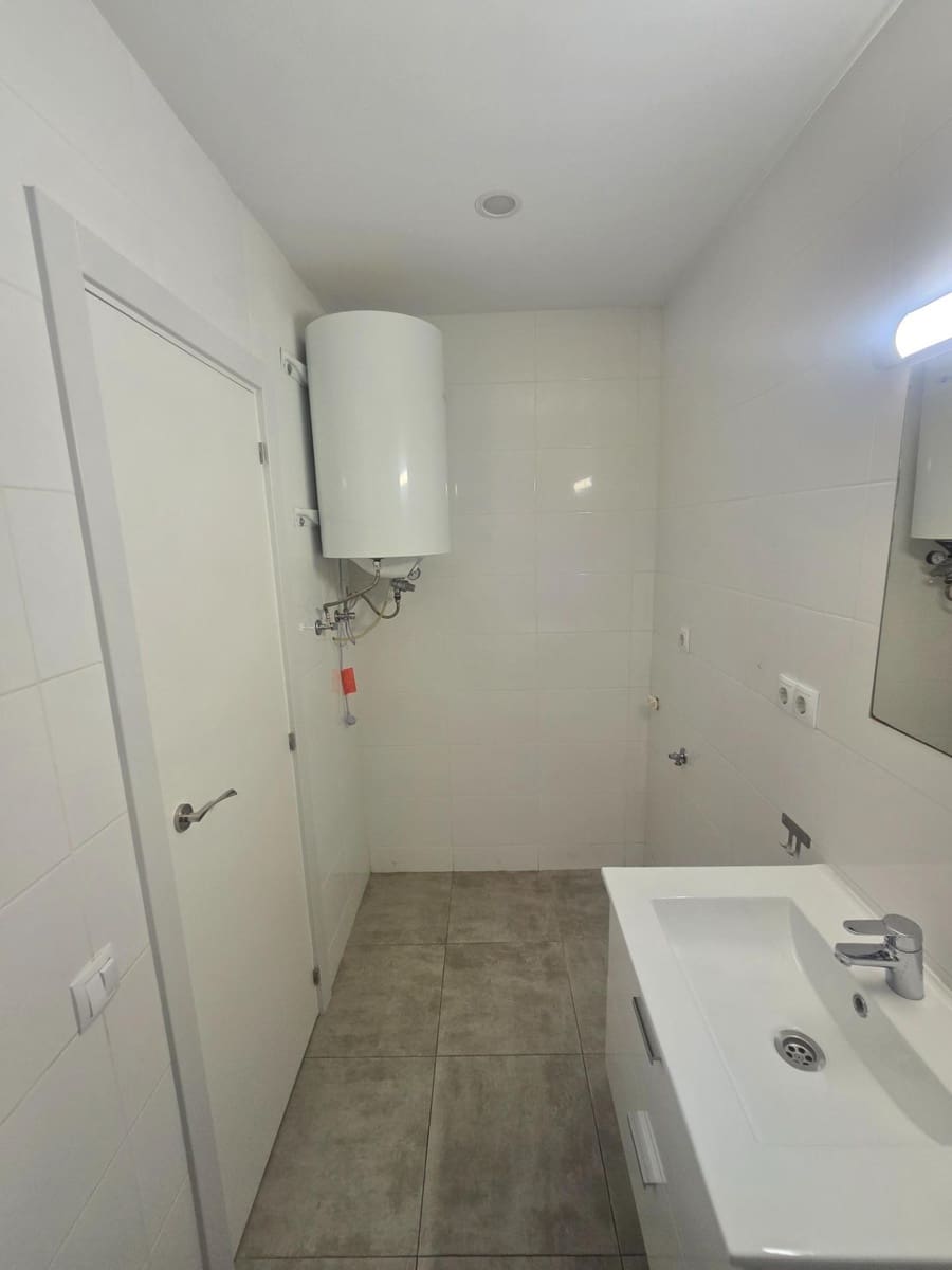 3 bedroom Flat for rent in El Masnou with pool garage - € 913 (Ref: 9889010)