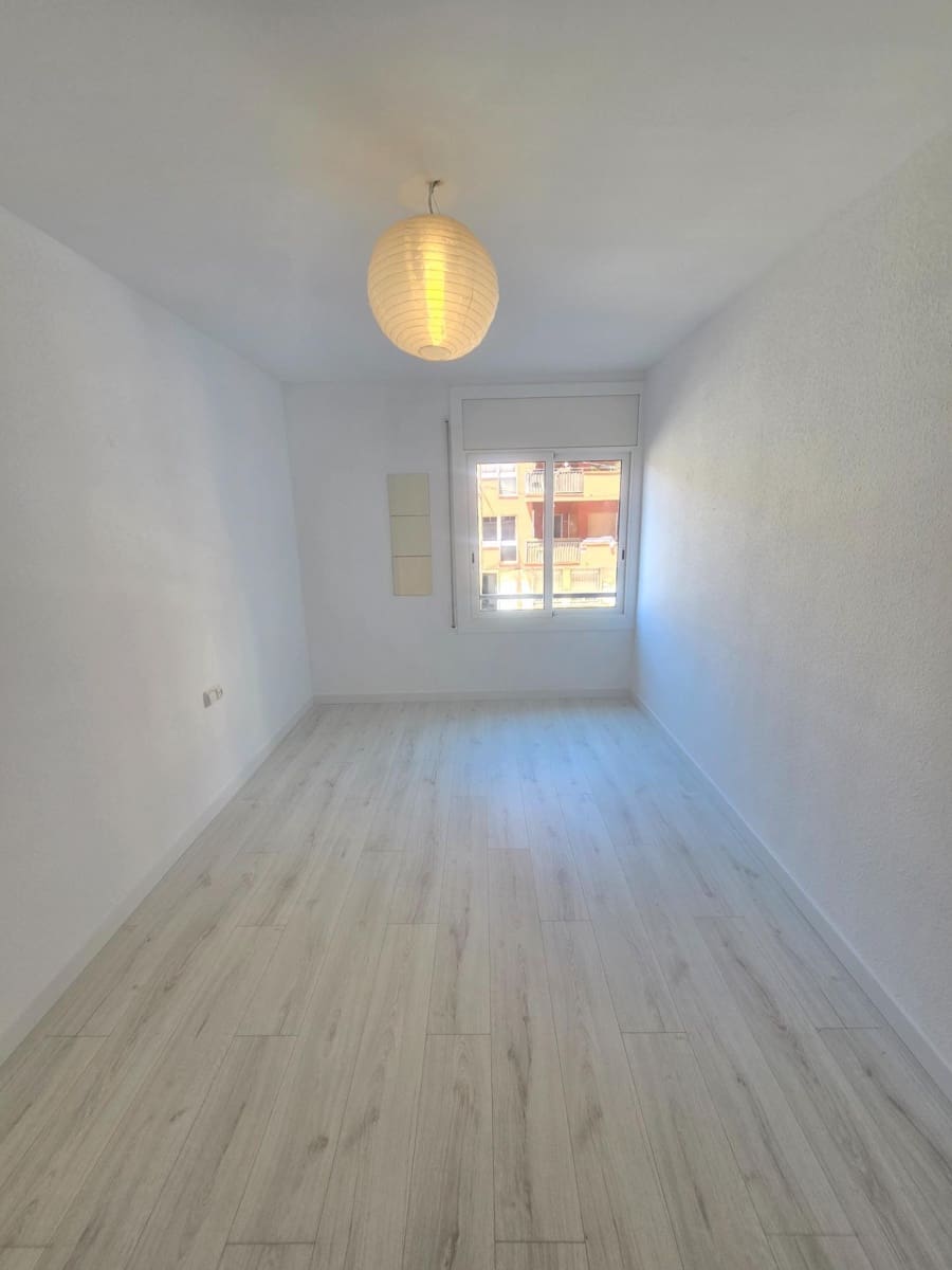 3 bedroom Flat for rent in El Masnou with pool garage - € 913 (Ref: 9889010)