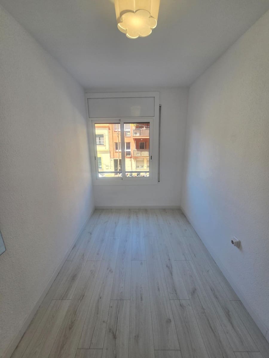 3 bedroom Flat for rent in El Masnou with pool garage - € 913 (Ref: 9889010)