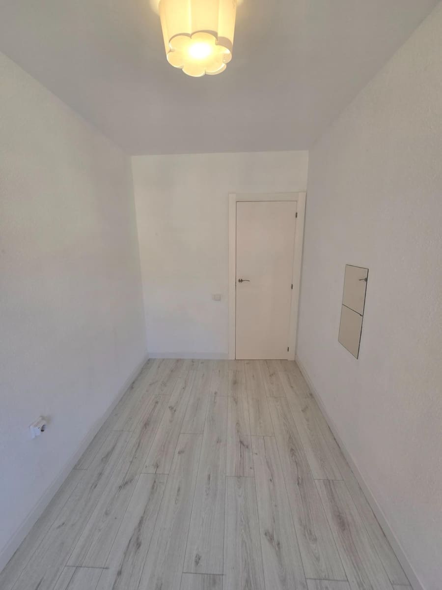 3 bedroom Flat for rent in El Masnou with pool garage - € 913 (Ref: 9889010)