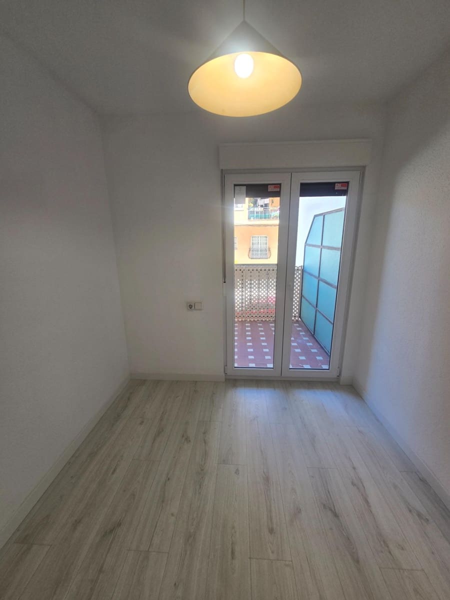 3 bedroom Flat for rent in El Masnou with pool garage - € 913 (Ref: 9889010)