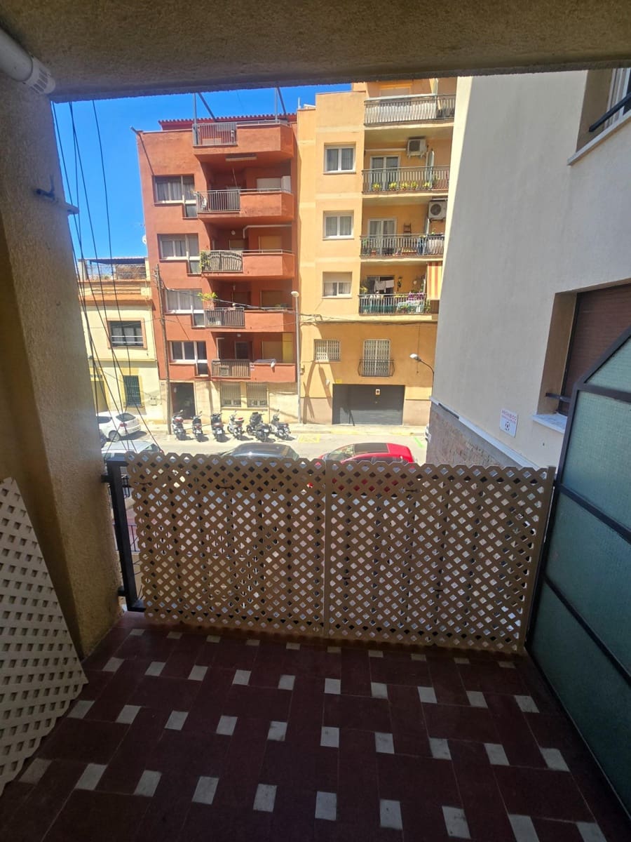 3 bedroom Flat for rent in El Masnou with pool garage - € 913 (Ref: 9889010)