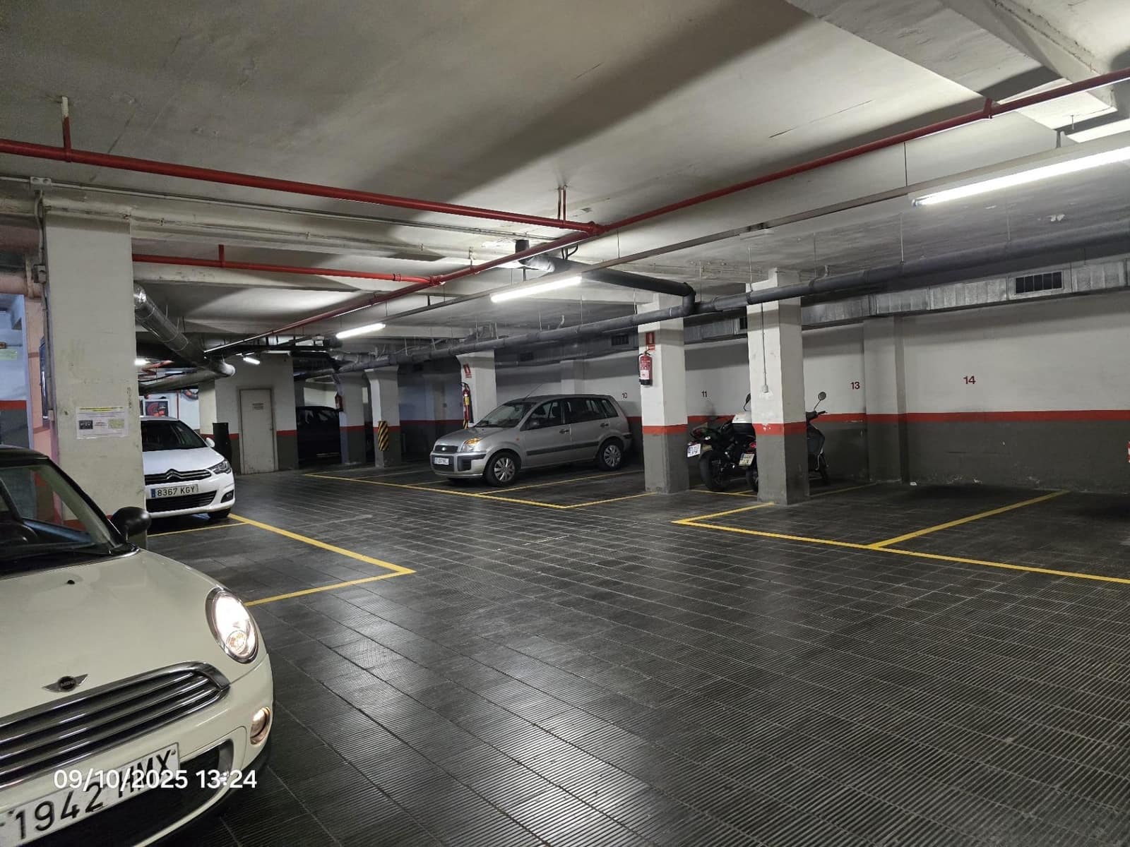 Garage til salg i Barcelona by - € 18.000 (Ref: 9940344)