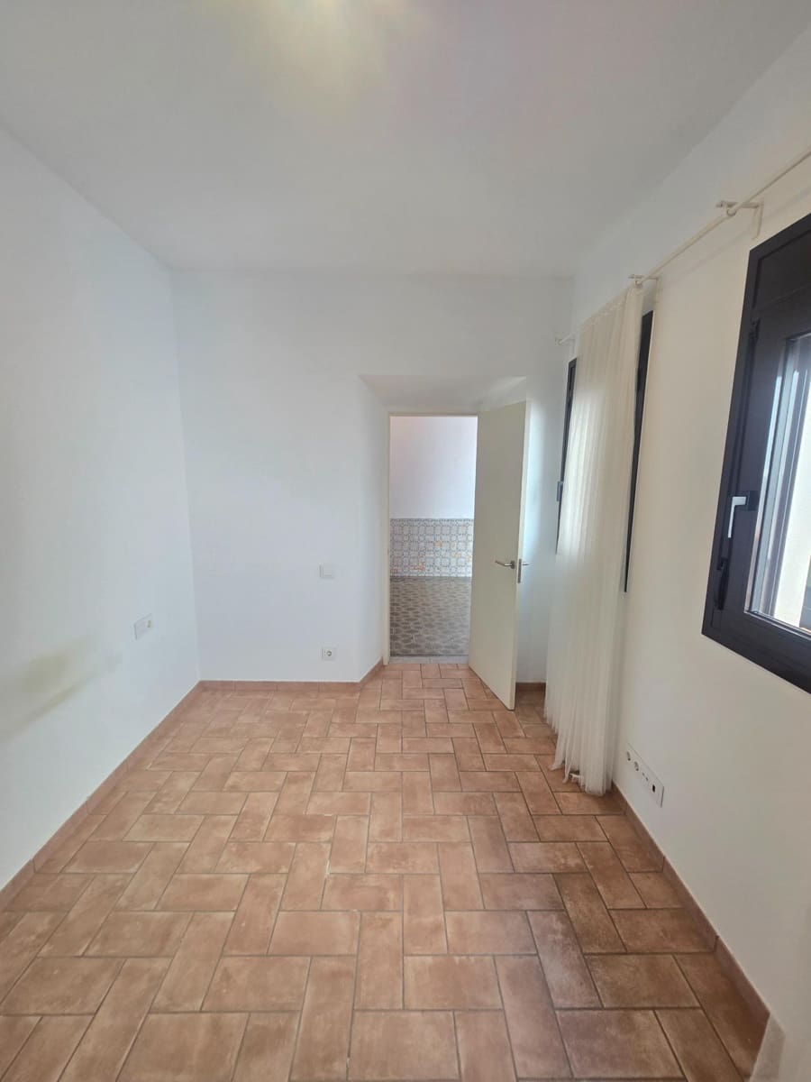 4 bedroom Apartment for rent in El Masnou - € 1,490 (Ref: 9944188)