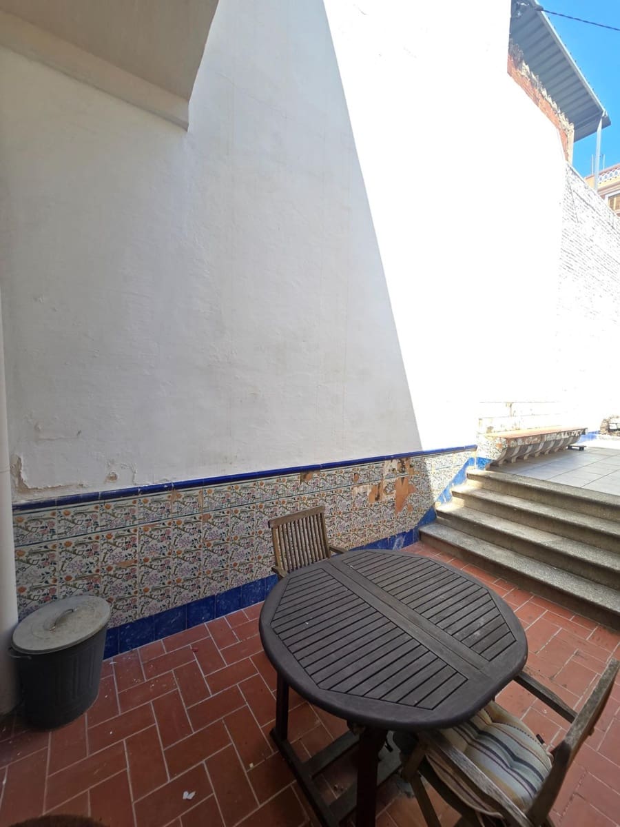 4 bedroom Apartment for rent in El Masnou - € 1,490 (Ref: 9944188)