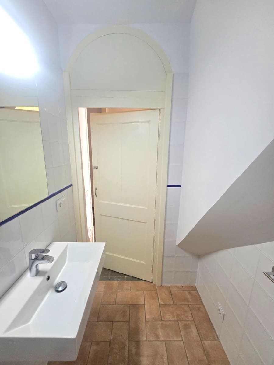4 bedroom Apartment for rent in El Masnou - € 1,490 (Ref: 9944188)