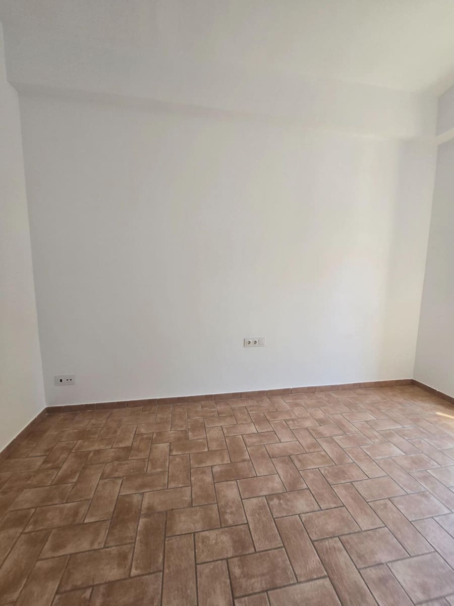 4 bedroom Apartment for rent in El Masnou - € 1,490 (Ref: 9944188)