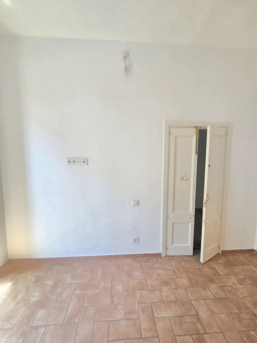 4 bedroom Apartment for rent in El Masnou - € 1,490 (Ref: 9944188)