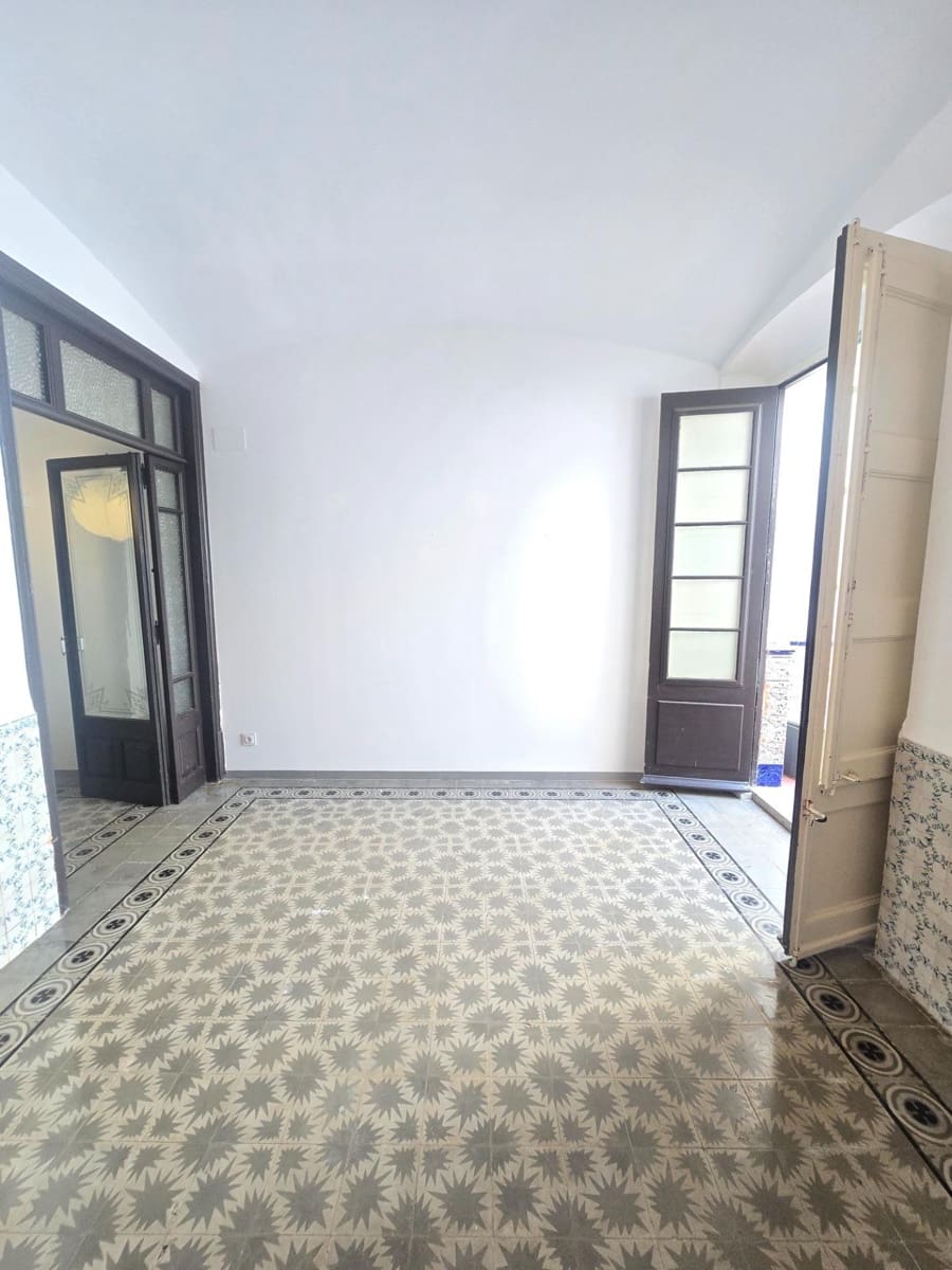4 bedroom Apartment for rent in El Masnou - € 1,490 (Ref: 9944188)