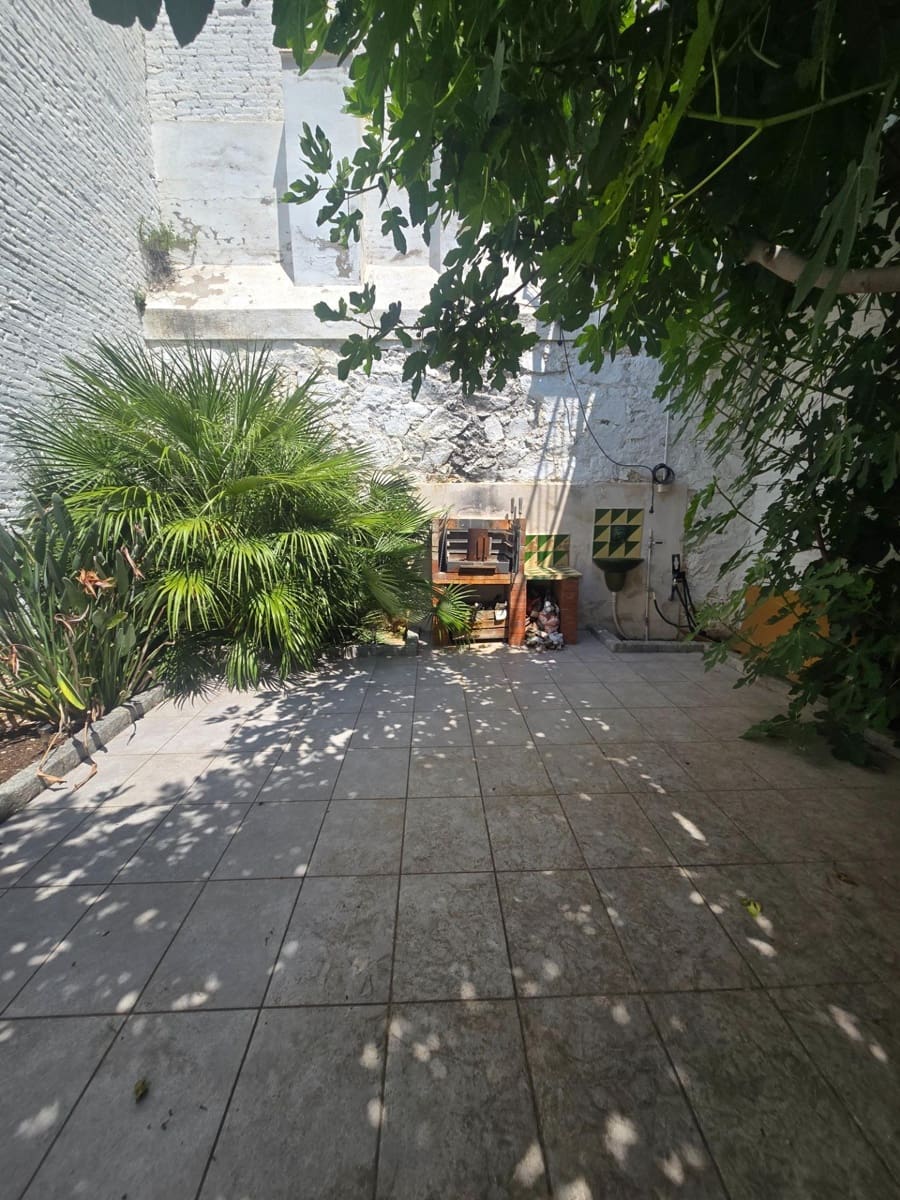 4 bedroom Apartment for rent in El Masnou - € 1,490 (Ref: 9944188)