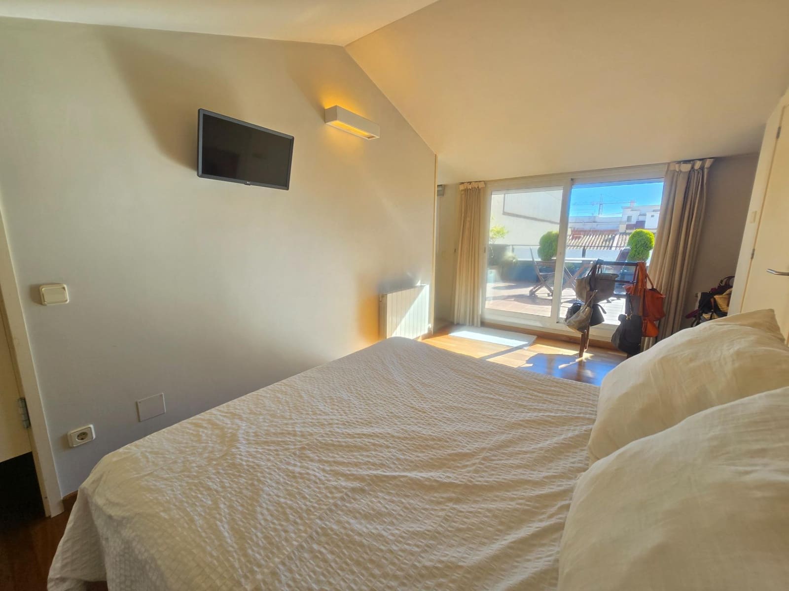 2 bedroom Apartment for rent in El Masnou - € 1,931 (Ref: 9945919)