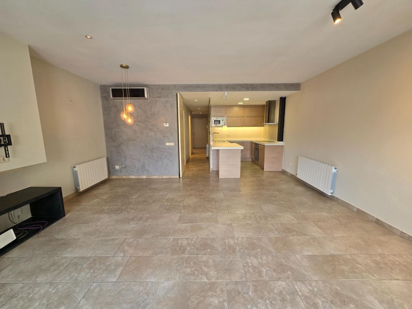 3 bedroom Apartment for rent in El Masnou - € 1,931 (Ref: 9945919)