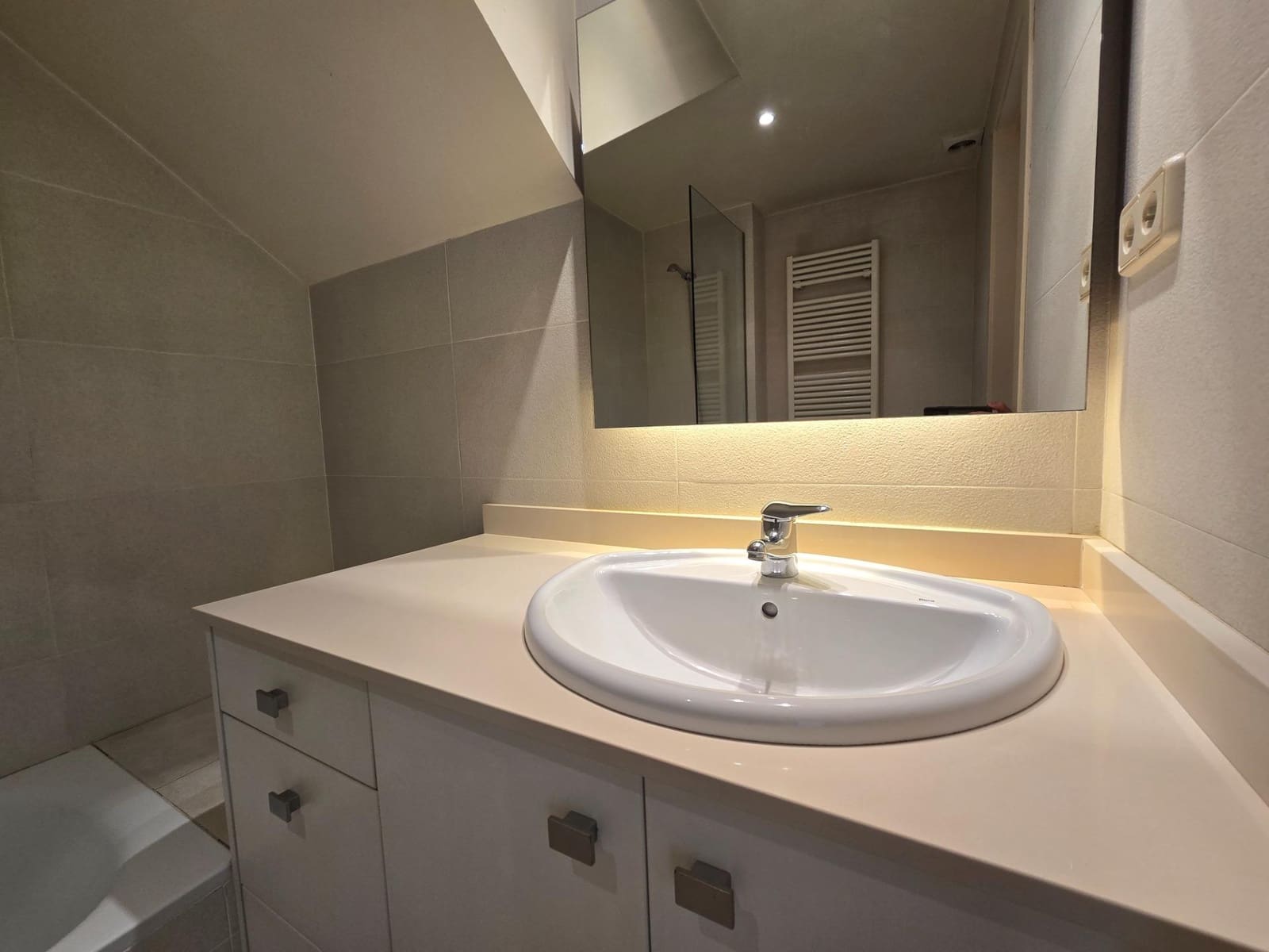 3 bedroom Apartment for rent in El Masnou - € 1,931 (Ref: 9945919)