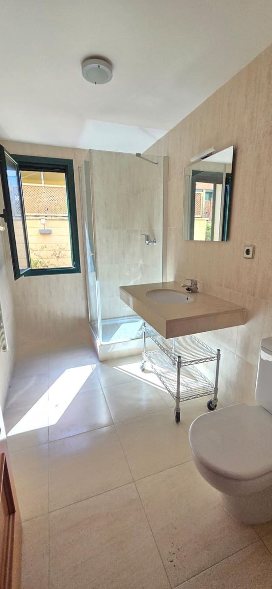 4 sypialnia Dom na sprzedaż w Reus z basenem garażem - 467 000 € (Ref: 9995861)