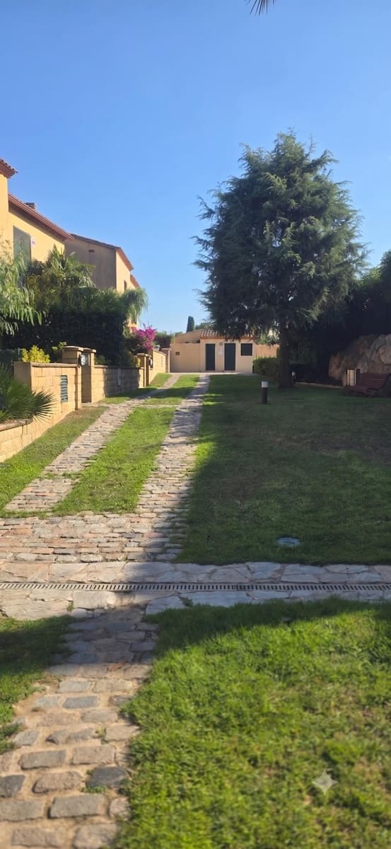 4 sypialnia Dom na sprzedaż w Reus z basenem garażem - 467 000 € (Ref: 9995861)