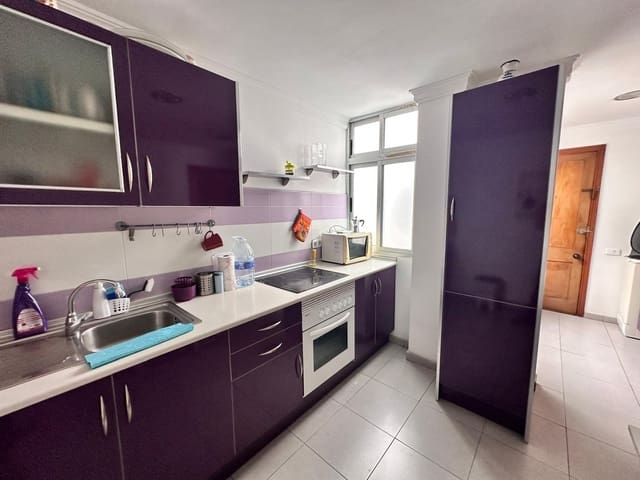 3 soveværelse Lejlighed til salg i Las Palmas de Gran Canaria - € 275.000 (Ref: 8536797)