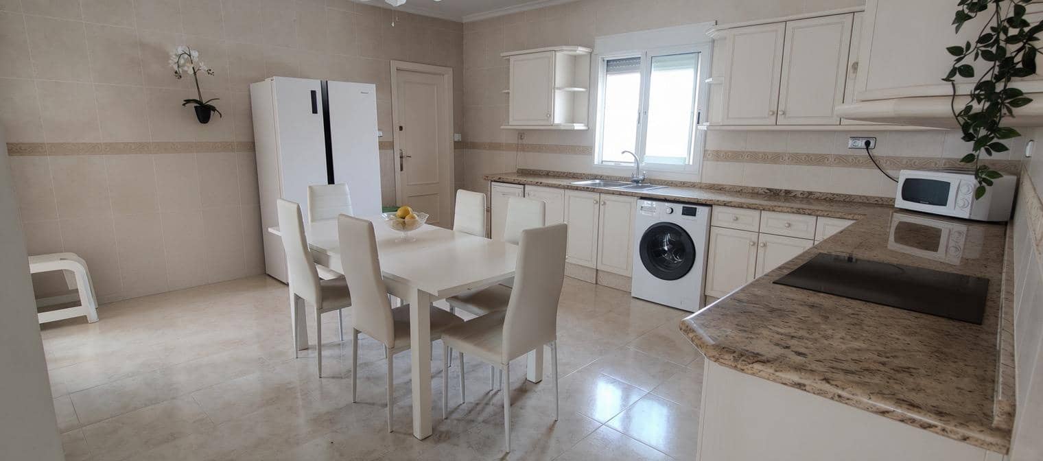4 bedroom Villa for sale in Catral with pool - € 419,900 (Ref: 10021443)