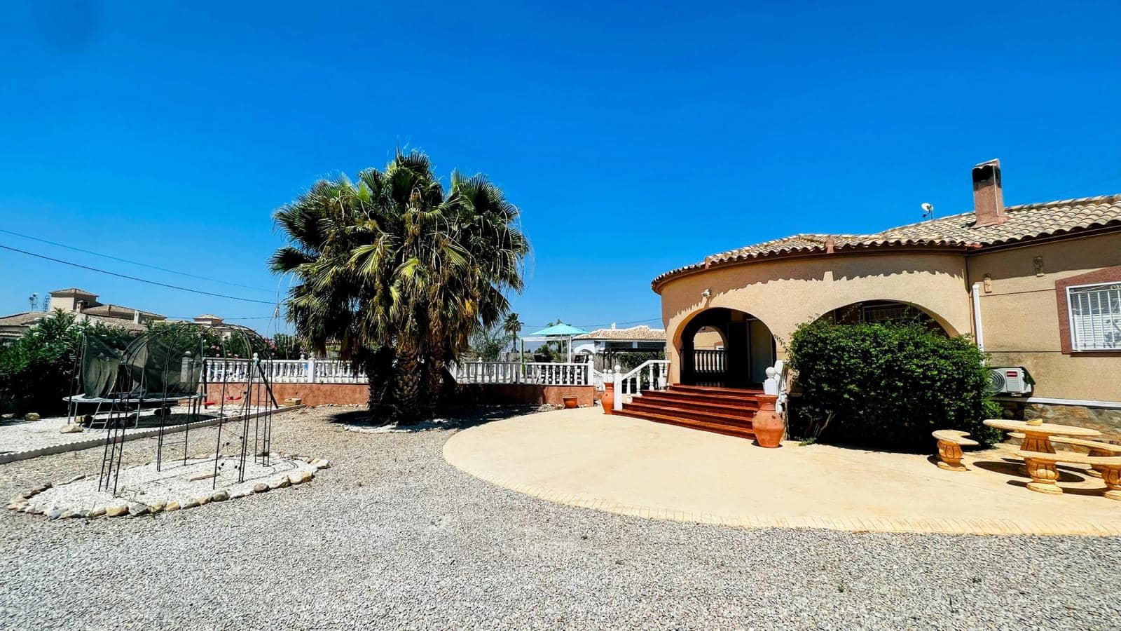 4 bedroom Villa for sale in Catral with pool - € 419,900 (Ref: 10021443)
