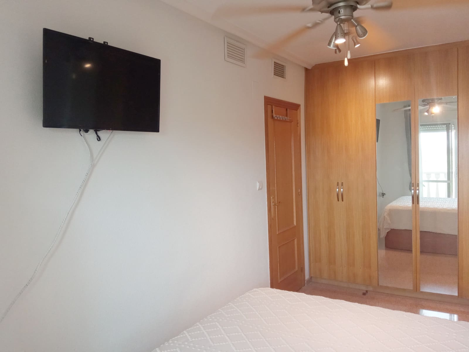 3 soveværelse Bungalow til leje i San Felipe Neri med garage - € 880 (Ref: 7741809)