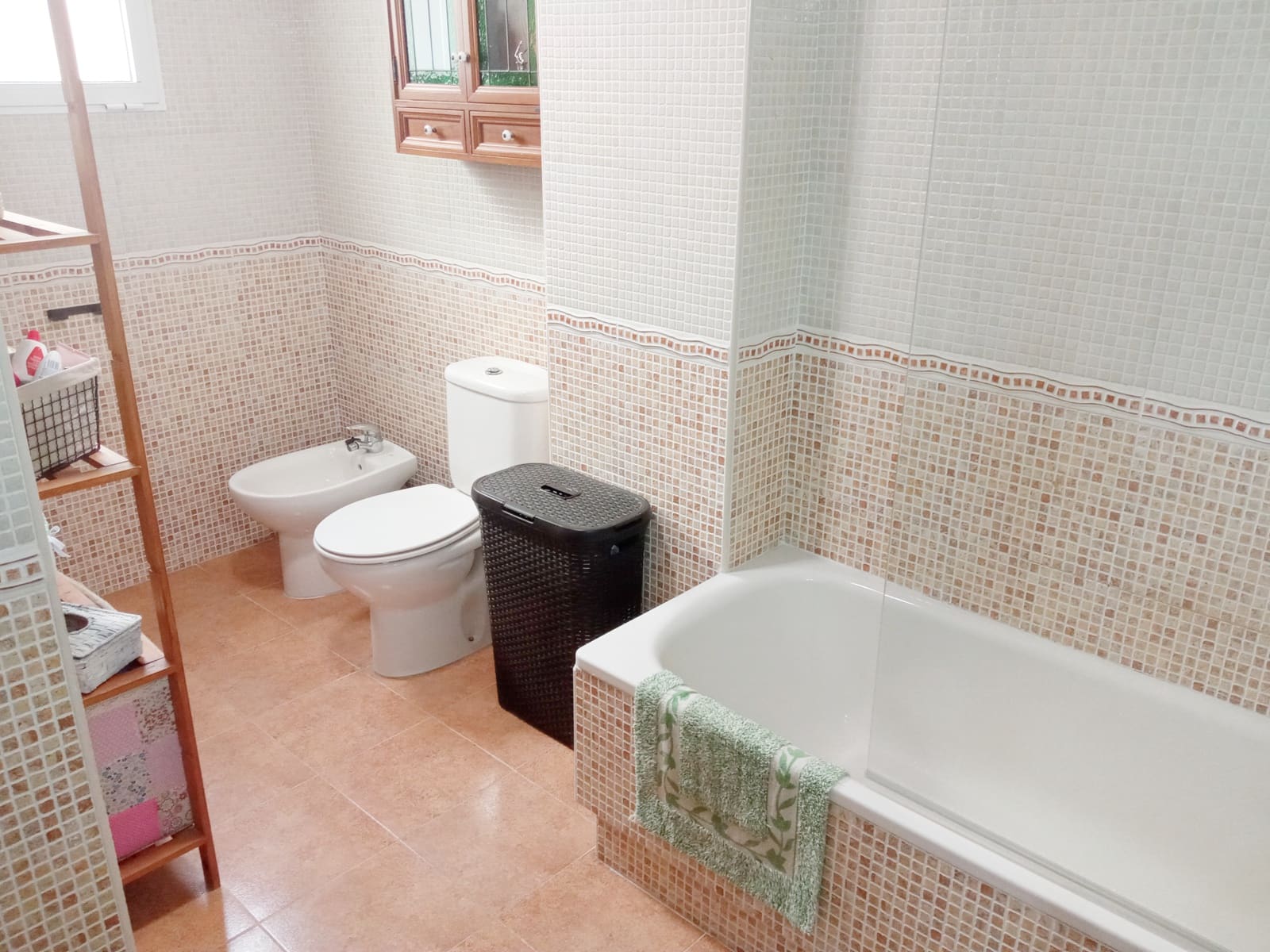 3 soveværelse Bungalow til leje i San Felipe Neri med garage - € 880 (Ref: 7741809)