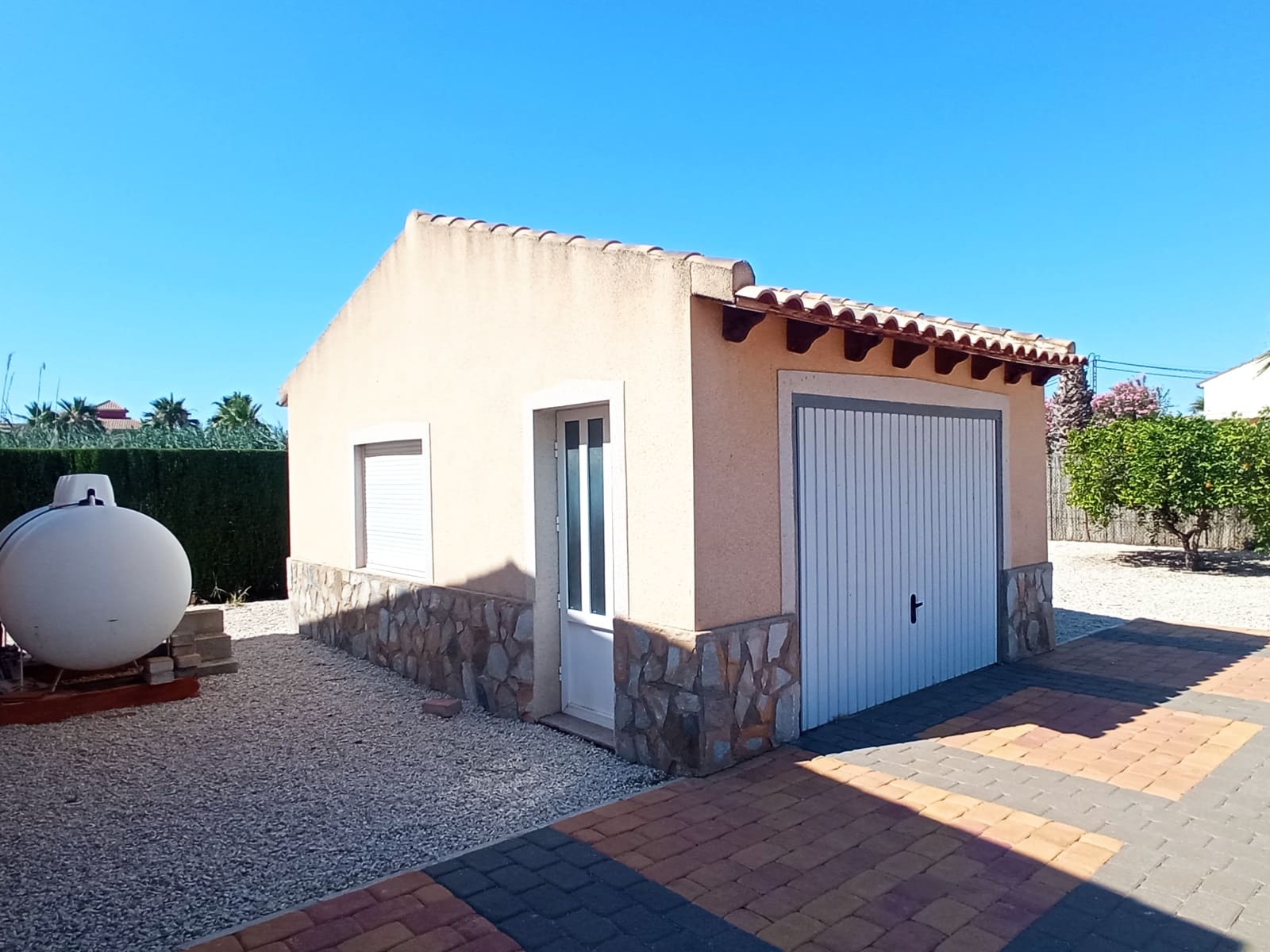 3 soveværelse Villa til salg i Catral med swimmingpool garage - € 395.000 (Ref: 8392841)