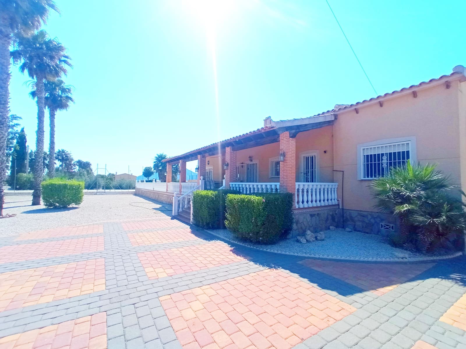 3 soveværelse Villa til salg i Catral med swimmingpool garage - € 395.000 (Ref: 8392841)