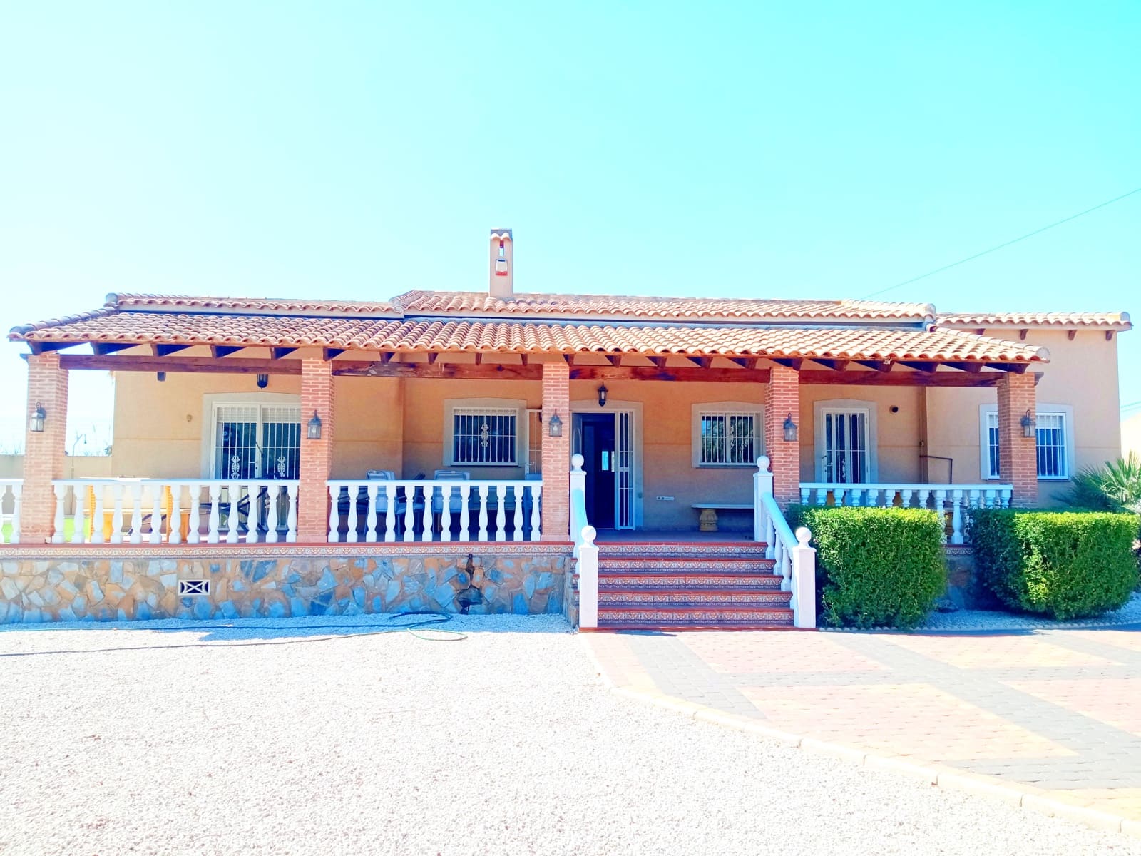 3 soveværelse Villa til salg i Catral med swimmingpool garage - € 395.000 (Ref: 8392841)