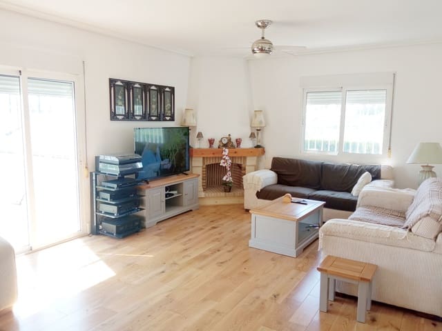 3 soveværelse Villa til salg i Catral med swimmingpool garage - € 395.000 (Ref: 8392841)