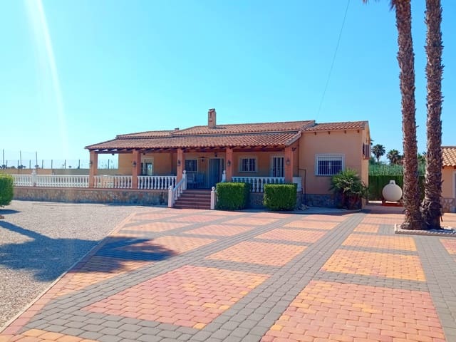 3 soveværelse Villa til salg i Catral med swimmingpool garage - € 395.000 (Ref: 8392841)