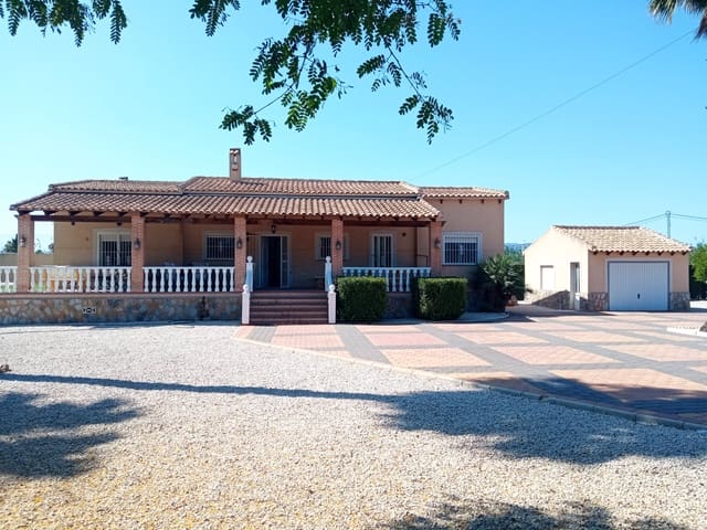 3 soveværelse Villa til salg i Catral med swimmingpool garage - € 395.000 (Ref: 8392841)