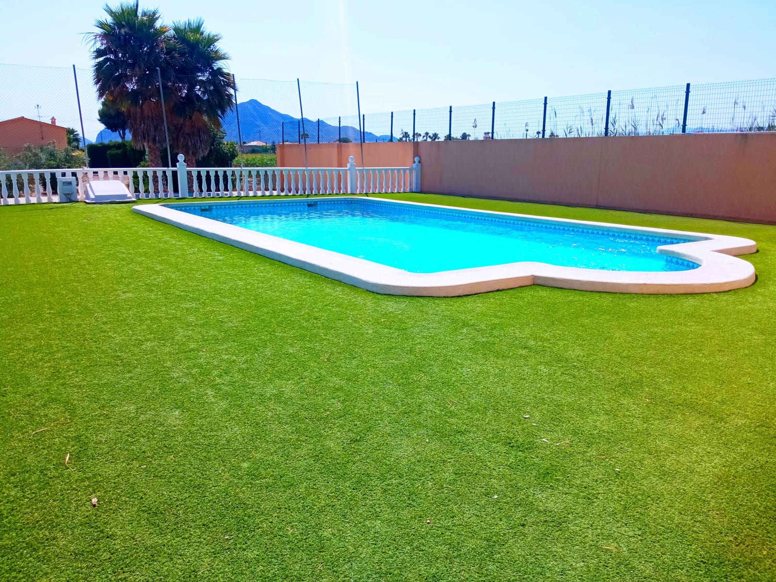 3 soveværelse Villa til salg i Catral med swimmingpool garage - € 395.000 (Ref: 8392841)