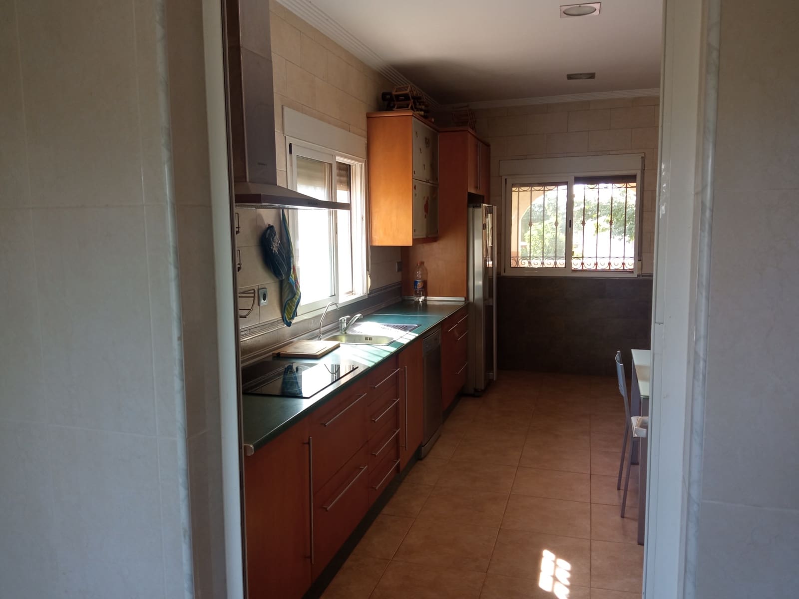 3 bedroom Villa for sale in Catral with garage - € 239,900 (Ref: 8611868)