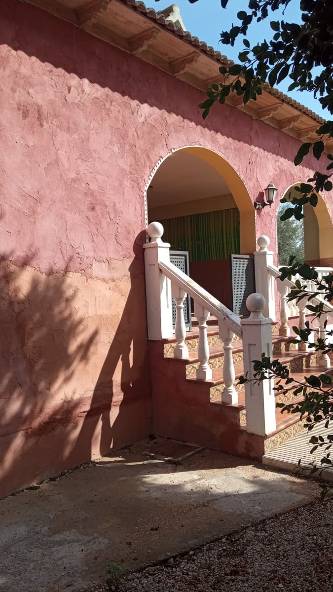 3 bedroom Villa for sale in Catral with garage - € 239,900 (Ref: 8611868)