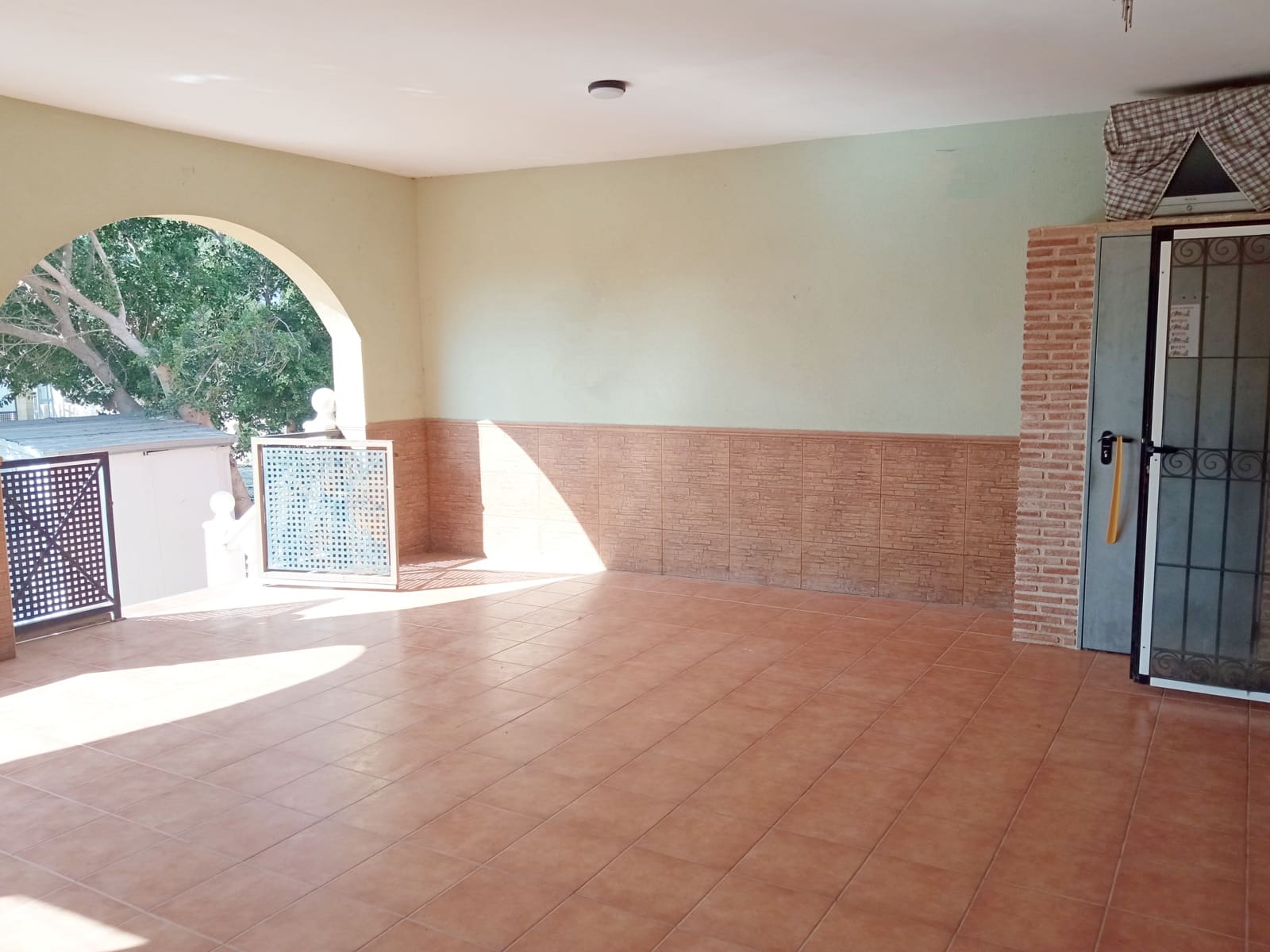 3 bedroom Villa for sale in Catral with garage - € 239,900 (Ref: 8611868)