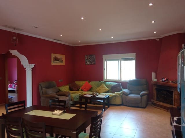 3 bedroom Villa for sale in Catral with garage - € 239,900 (Ref: 8611868)