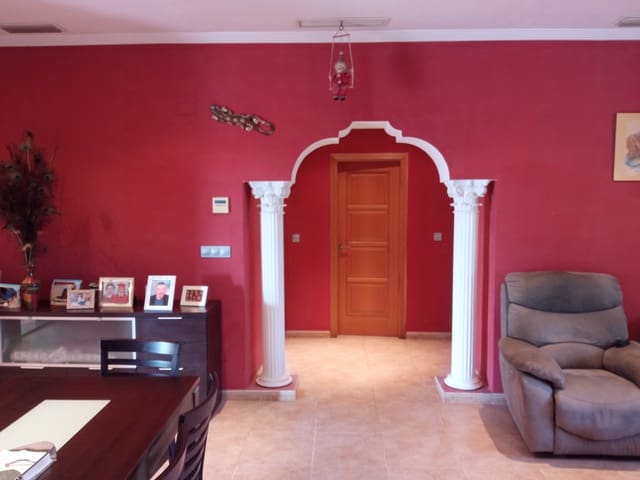 3 bedroom Villa for sale in Catral with garage - € 239,900 (Ref: 8611868)