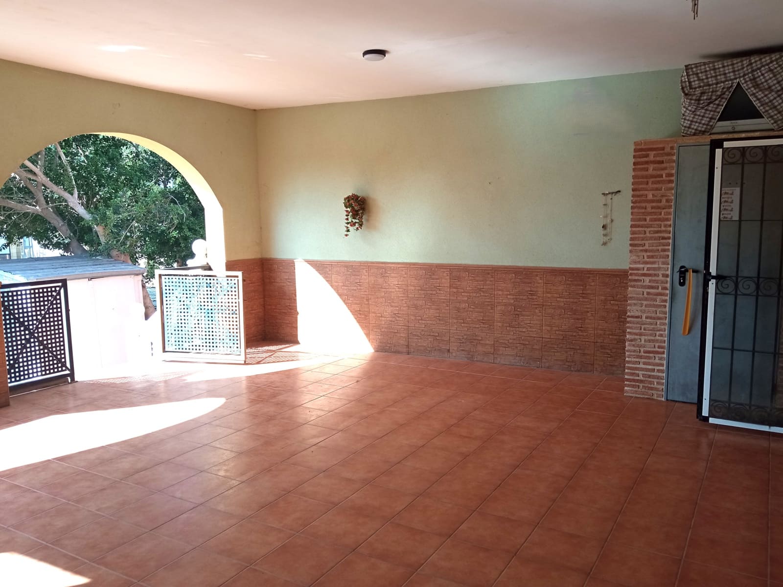3 bedroom Villa for sale in Catral with garage - € 239,900 (Ref: 8611868)
