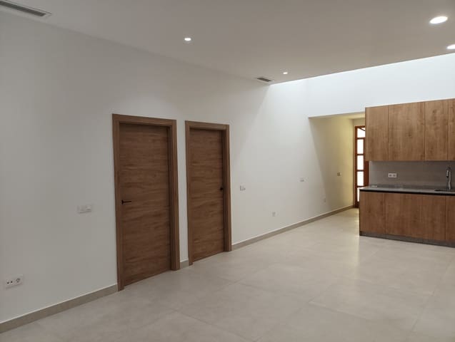 3 Zimmer Haus zu vermieten in Catral - 950 € (Ref: 8893841)