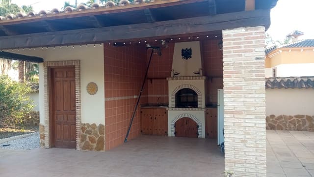 4 Zimmer Villa zu verkaufen in Catral mit Pool Garage - 389.900 € (Ref: 8902849)