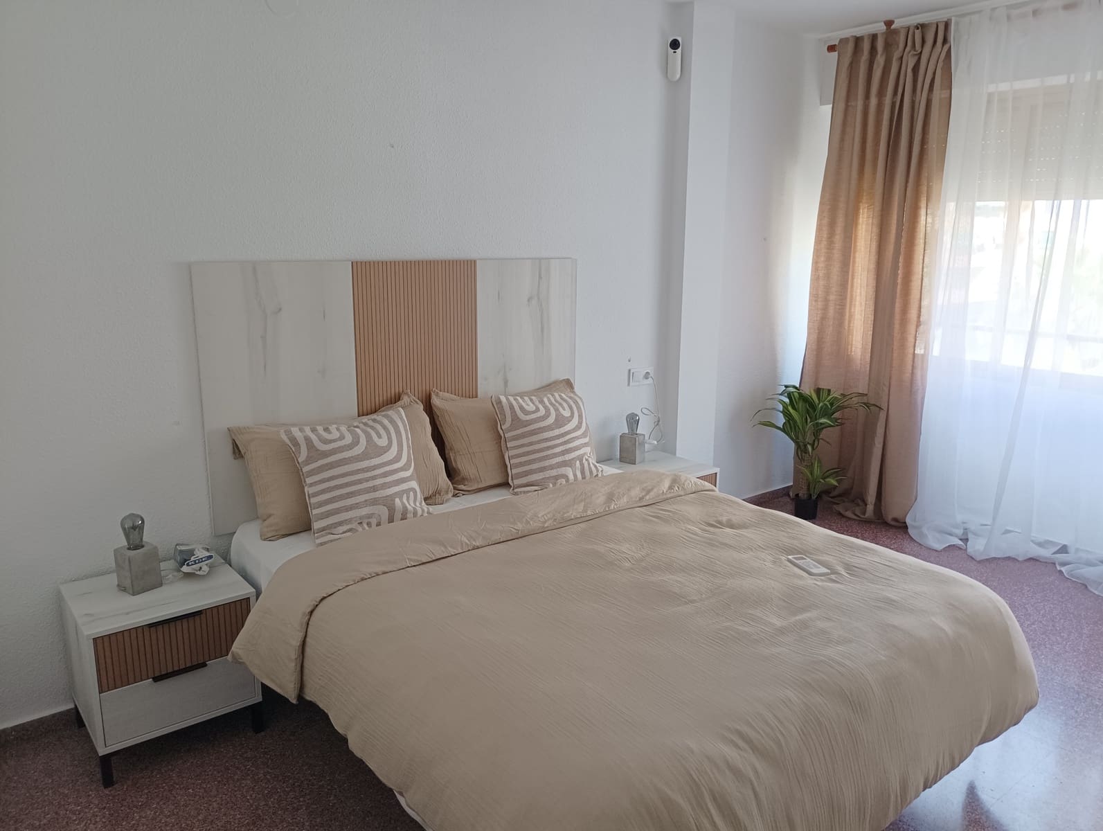 2 soveværelse Strandlejlighed til leje i Torrevieja med garage - € 1.100 (Ref: 9158367)