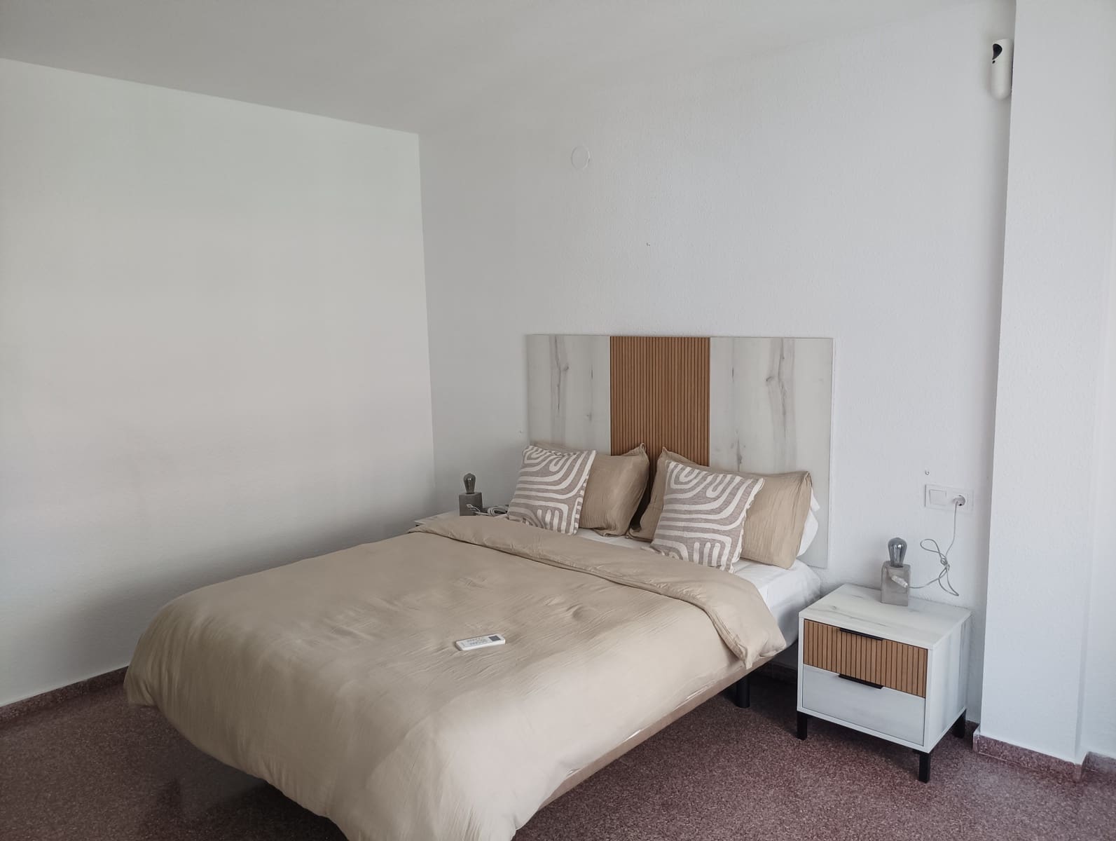 2 soveværelse Strandlejlighed til leje i Torrevieja med garage - € 1.100 (Ref: 9158367)