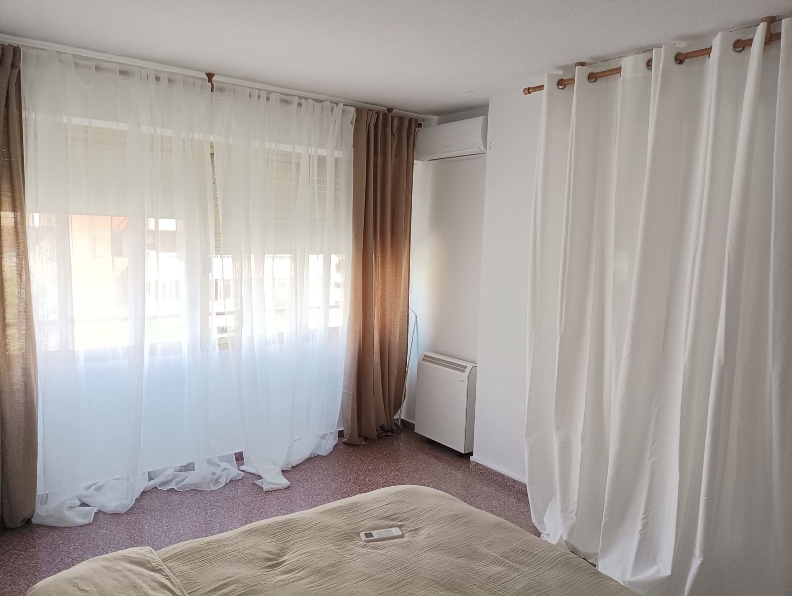 2 soveværelse Strandlejlighed til leje i Torrevieja med garage - € 1.100 (Ref: 9158367)