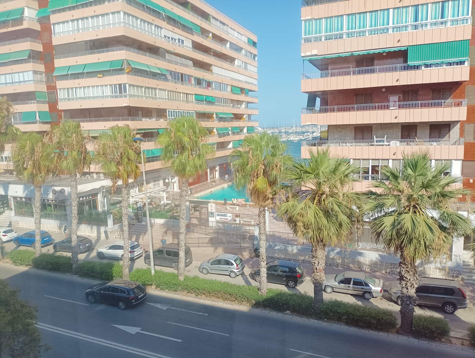 2 soveværelse Strandlejlighed til leje i Torrevieja med garage - € 1.100 (Ref: 9158367)